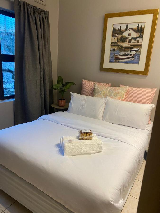 Tranquility Apartment Margate Bagian luar foto